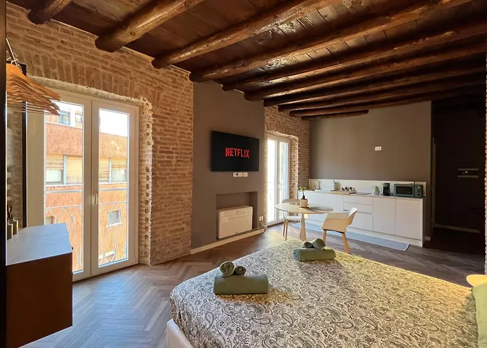 Center - 5 Min From Station Lägenhet *