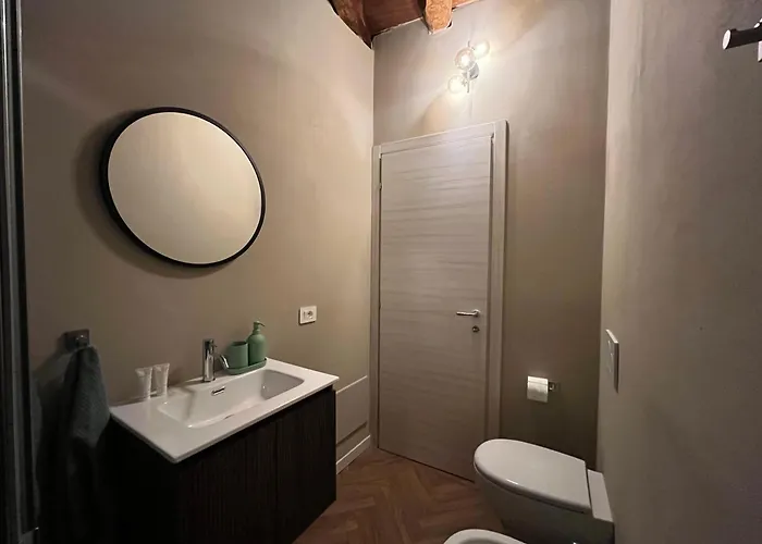 Center - 5 Min From Station *